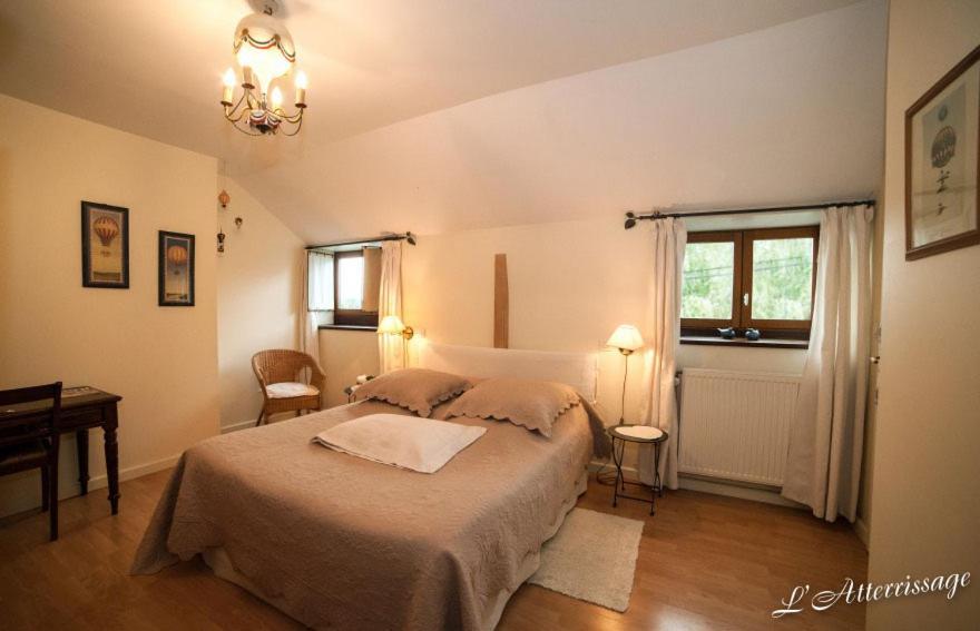 Bed and Breakfast L'Atterrissage Santes Exterior foto